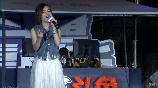 斗鱼嘉年华cf川照片,激情四溢的电竞盛宴