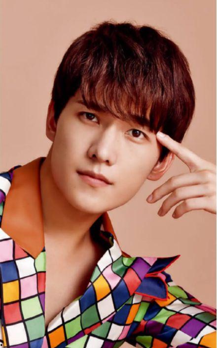 杨洋个人资料身高体重,身高体重完美比例,演绎青春活力形象