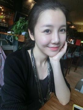 女主播整容照片曝光,容貌巨变引发网友热议