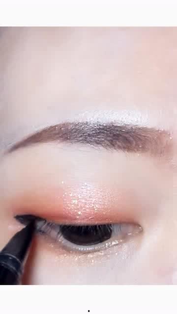 网红画眼线视频教程,轻松掌握画眼线技巧